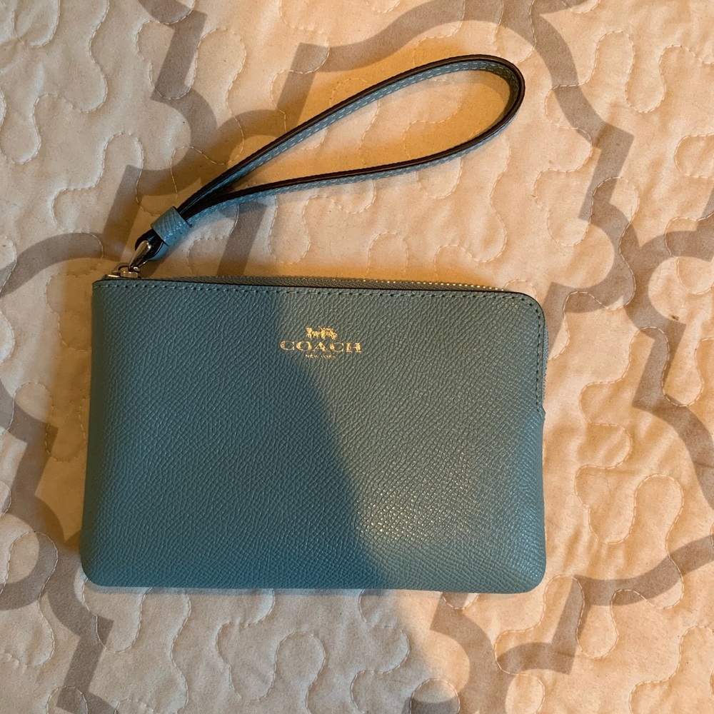 Coach wristlet in blue